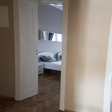 Apartament Vis-a-vis Targow Poznanskich *
